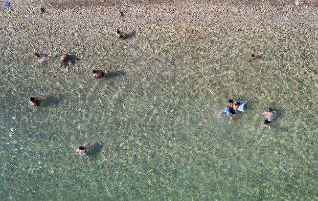 Van Gölü sahilleri Akdeniz ve Ege'yi aratmıyor